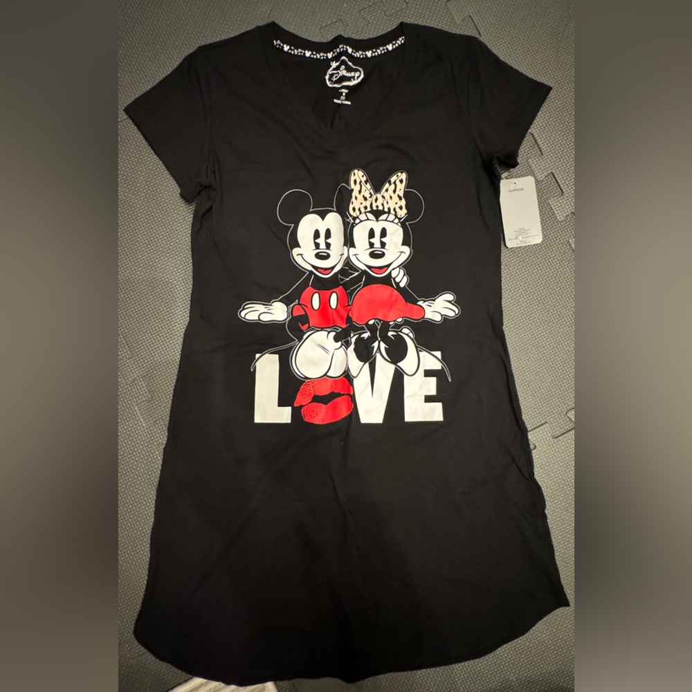 NEW Disney sleep wear women size M